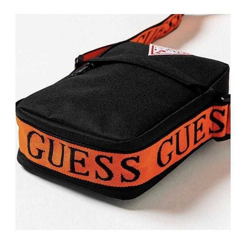 Сумка Guess мессенджер бананка на плече