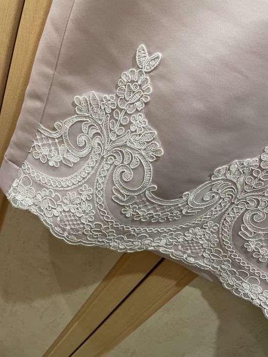 Жіноча святкова сукня