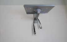 Suporte de parede para televisão crt