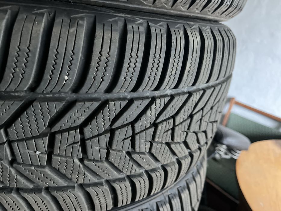 225/40r18 Hankook зима комплект 22г