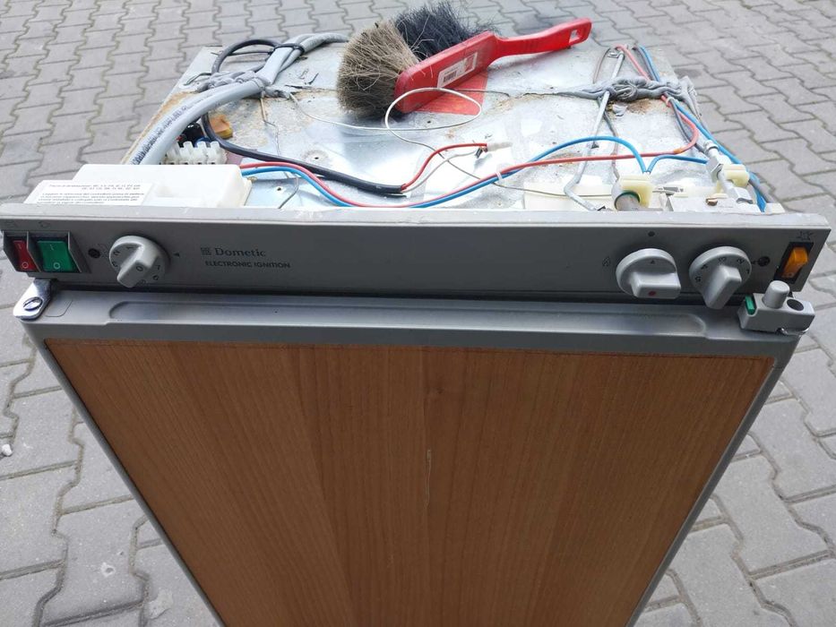 Lodówka DOMETIC RM4401 12V, 220V, GAS do kempingu/kampera