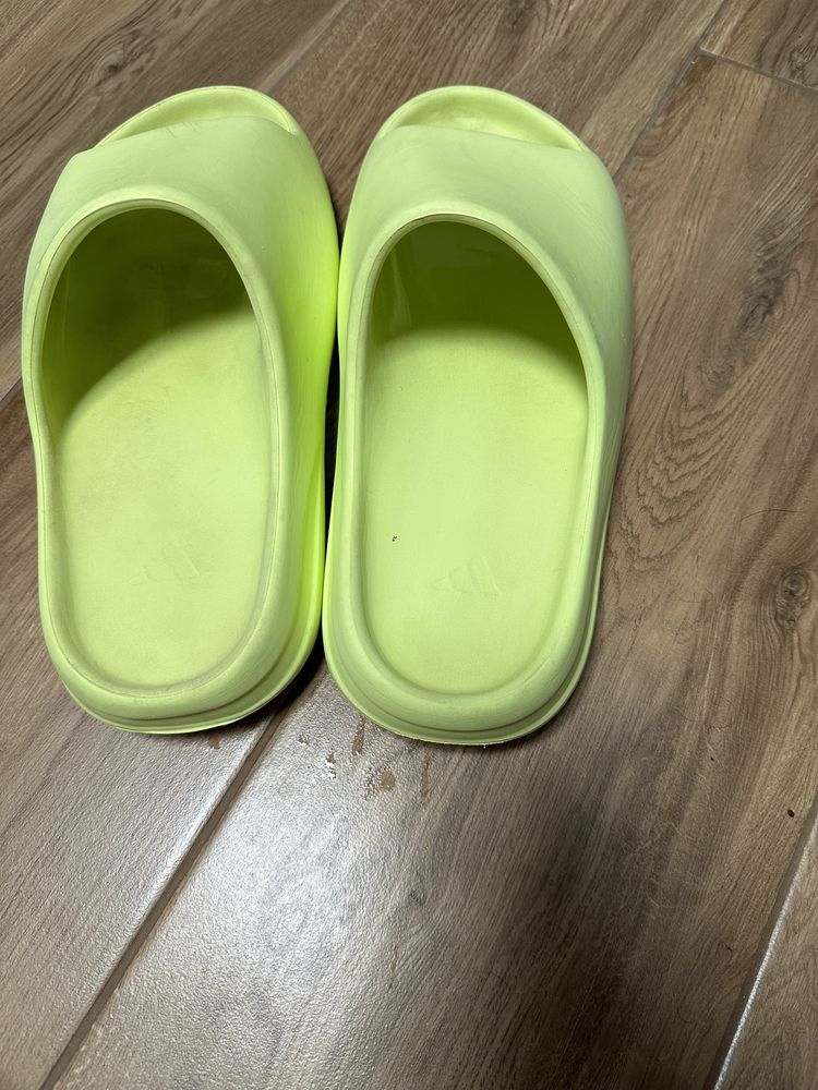 Adidas yeezy slide glow green r. 43