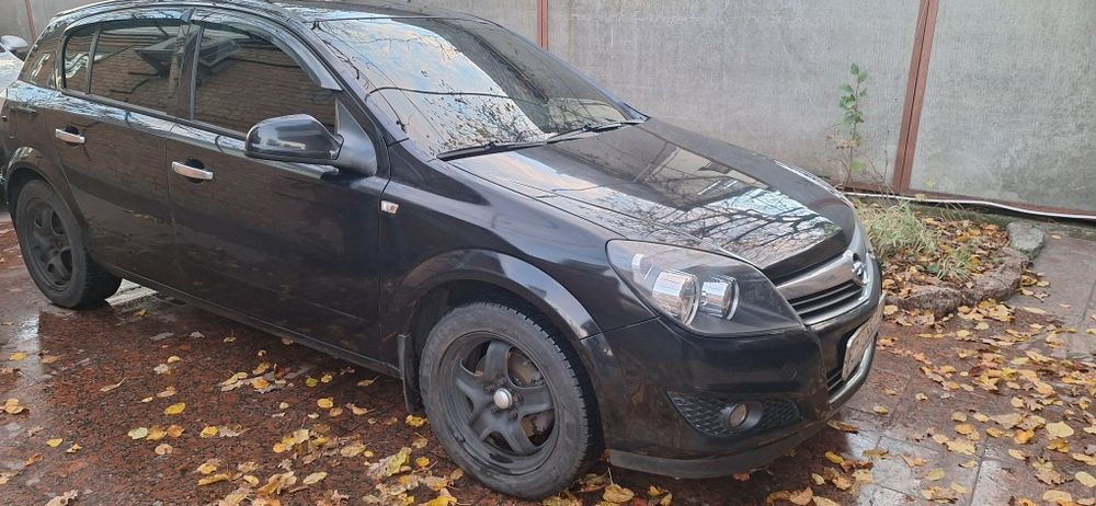 Opel sstra h 1,4 2010 року бензин/газ