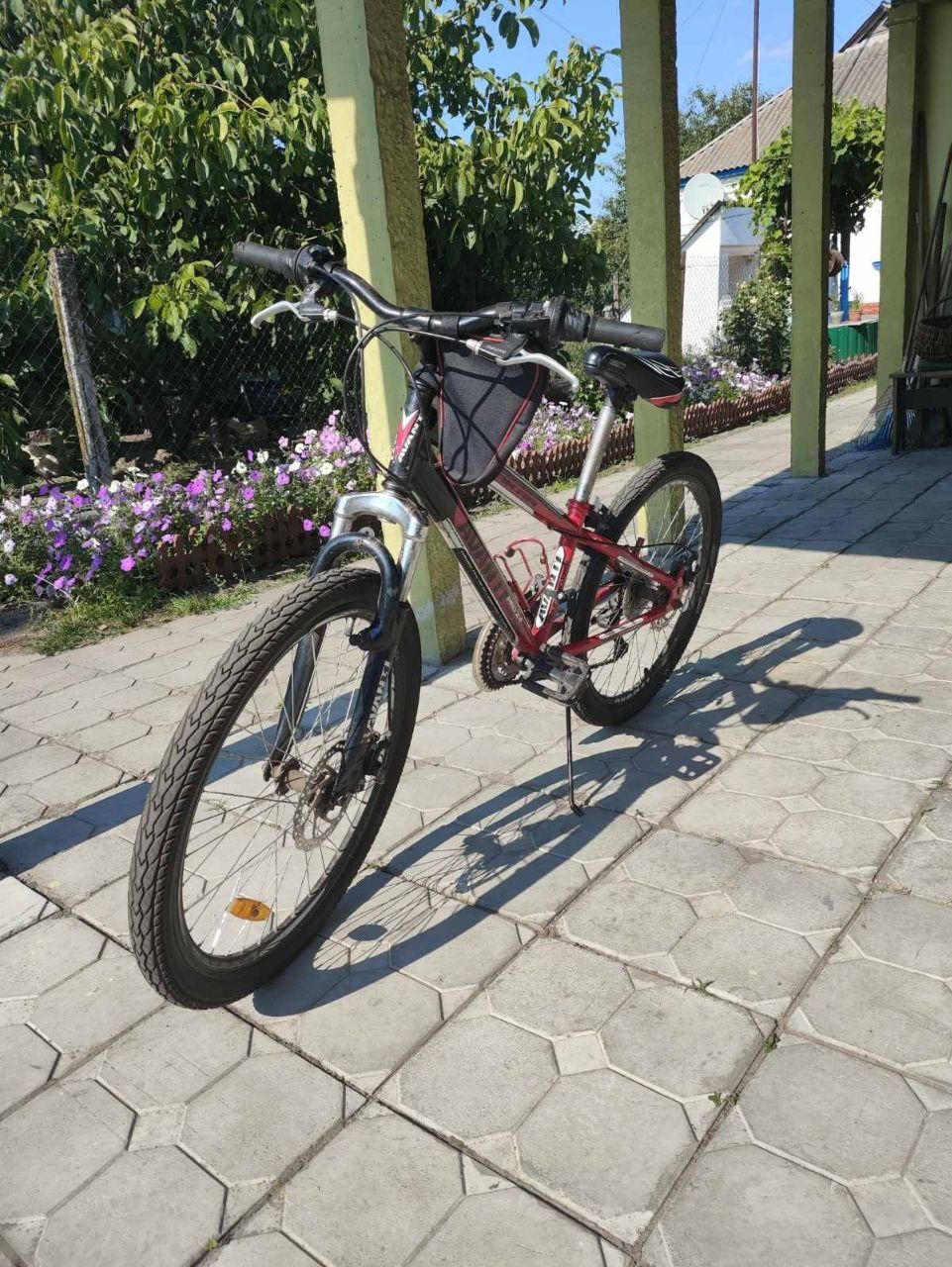 Продаються 2 пенні борда, 2 самокати та 2 велосипеди