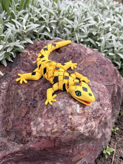 Gekon Segmentowy 3D – elastyczny, ruchoma zabawka, ozdoba terrarium