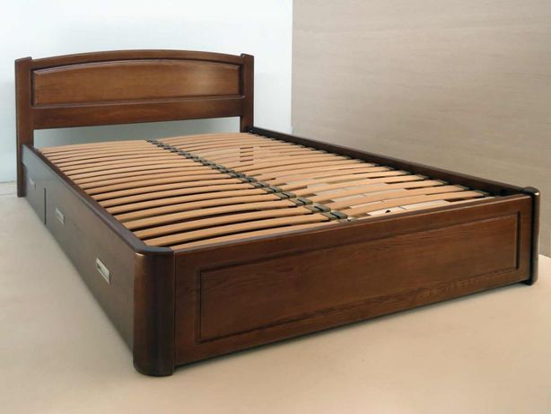 Кровать двуспальная деревянная. Донецк.