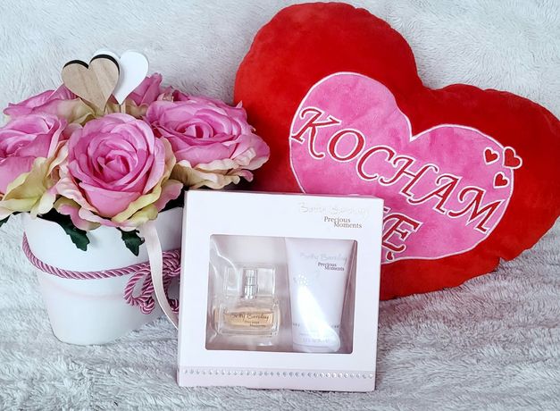 Zestaw na prezent Walentynki Flowerbox zestaw perfum poduszka ozdobna