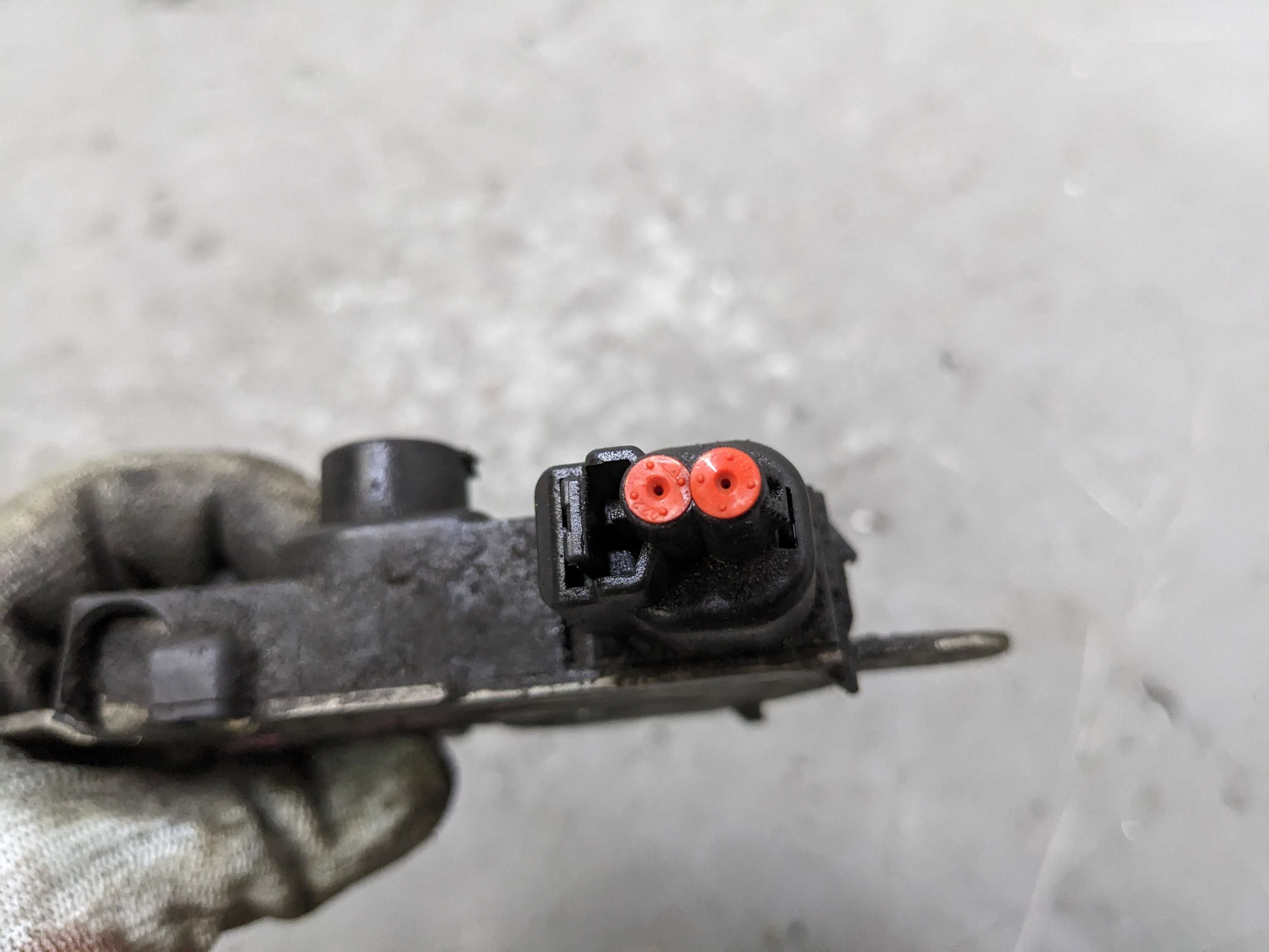 Ford Focus MK2 Zamek Maski Pokrywy Silnika