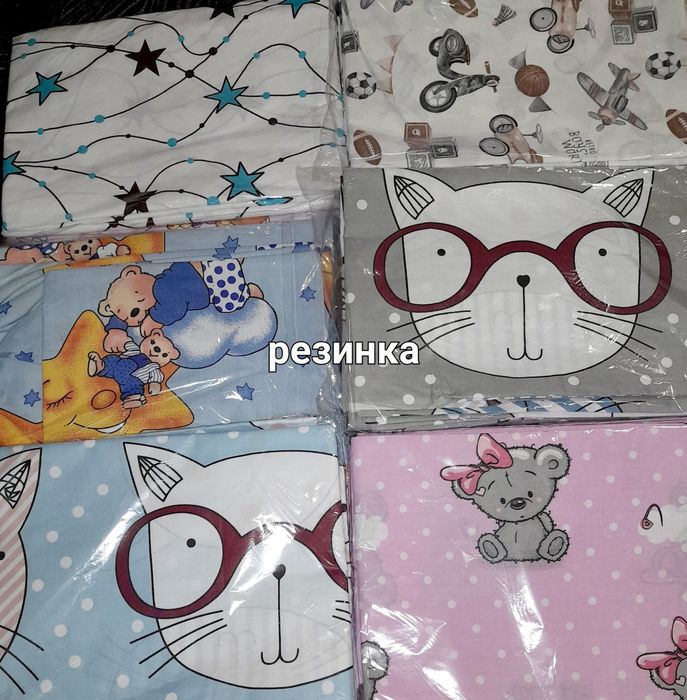 Простынь, пододеяльник, наволочка в детскую кроватку.