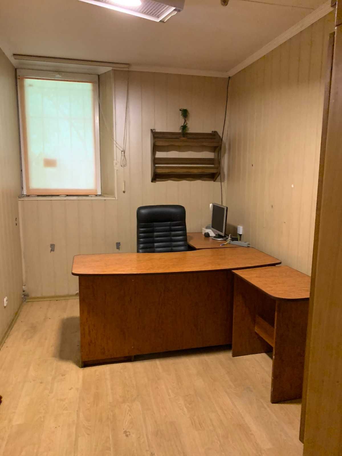 Продаж приміщення із ділянкою