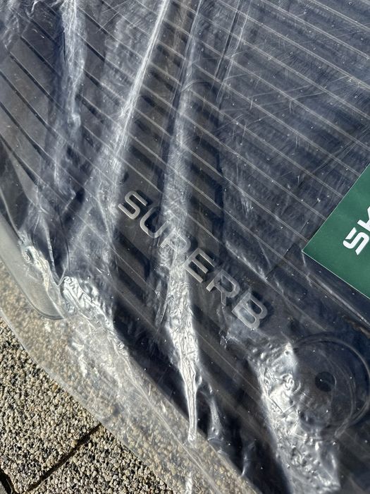 Skoda superb IV oryginalne dywaniki gumowe