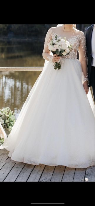 Весільна сукня