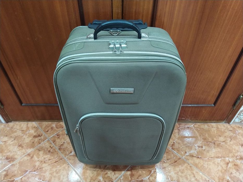 Mala Malas de porão até 23 kg viagem casa quarto apartamento vivenda.