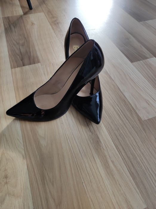 Buty damskie szpilki lakierowane