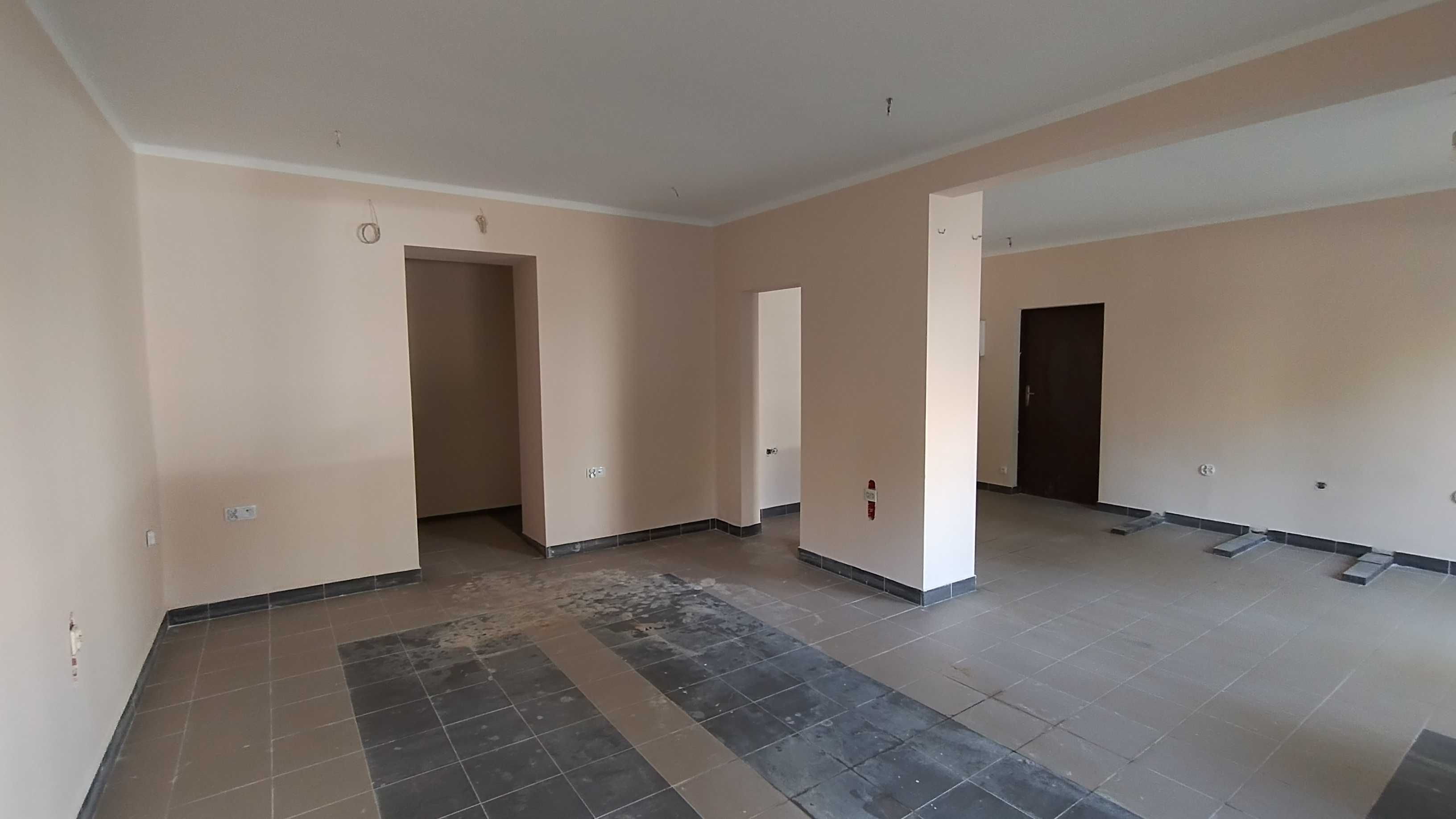 Lokal użytkowy front, parter, 82 m2 - Łódź ul. 6 Sierpnia