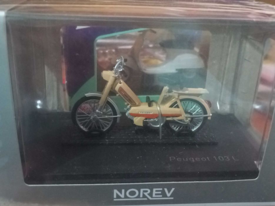Motos miniatura  de coleção escala 1:18 Piaggio e peugeot 105