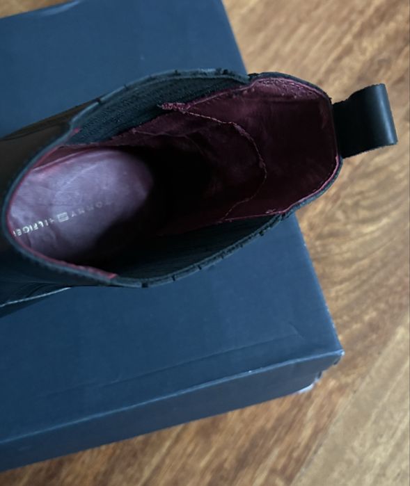 Tommy Hilfiger sztyblety 39 25 cm skóra