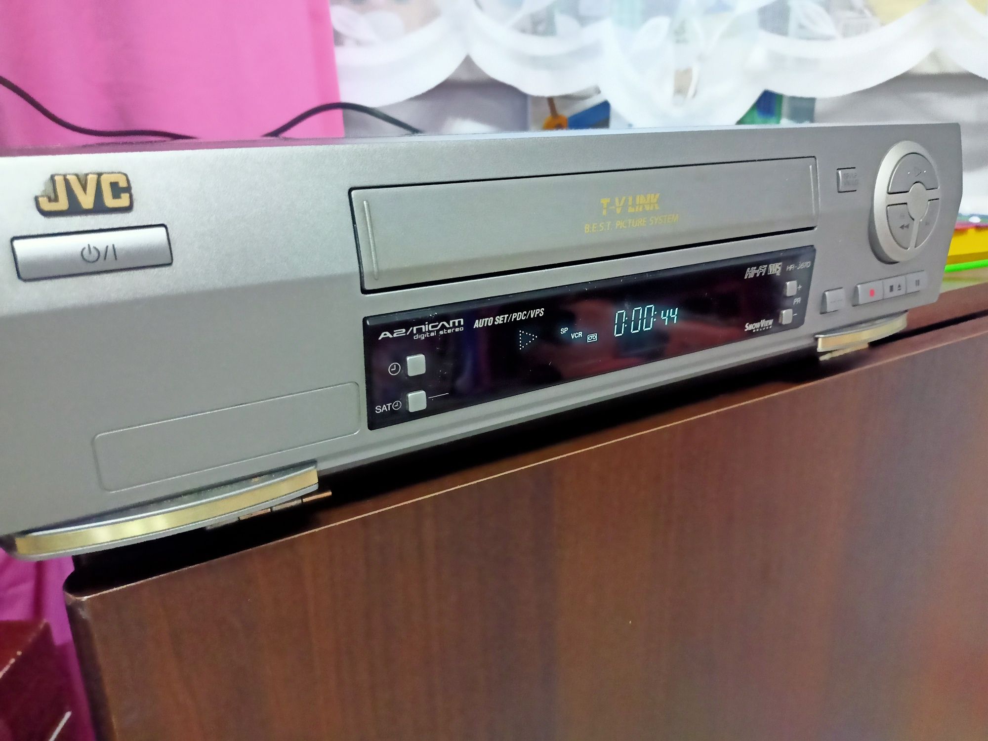 JVS HR-J670EU magnetowid.