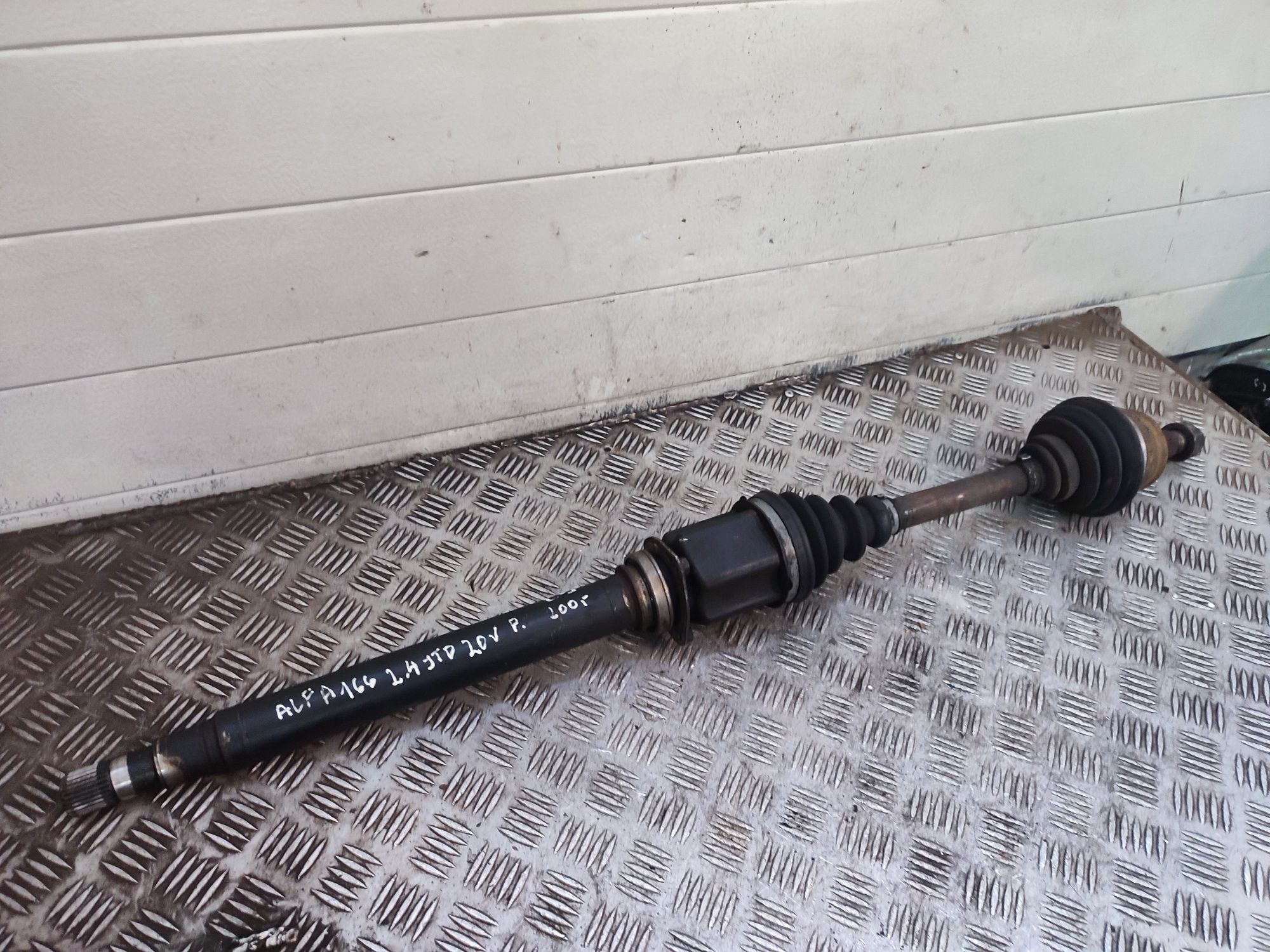 Alfa Romeo 166 Lift 2.4 JTD 20v półoś prawa  długa