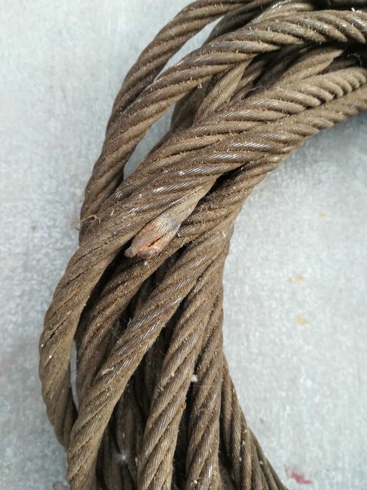 два стальных троса 8 мм толщина