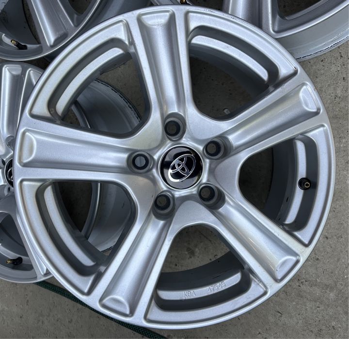 Диски Toyota Camry R 16 5 114,3 Corolla