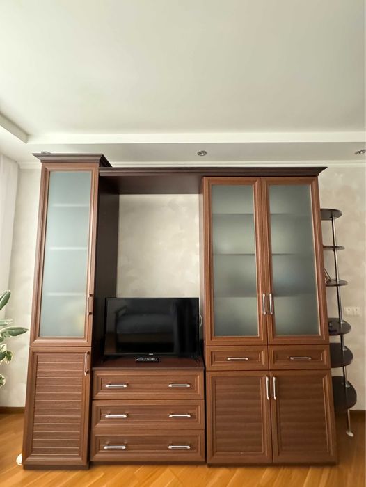 Деревʼяний сервант (стінка): пенал+комод+сервант+відкриті полиці