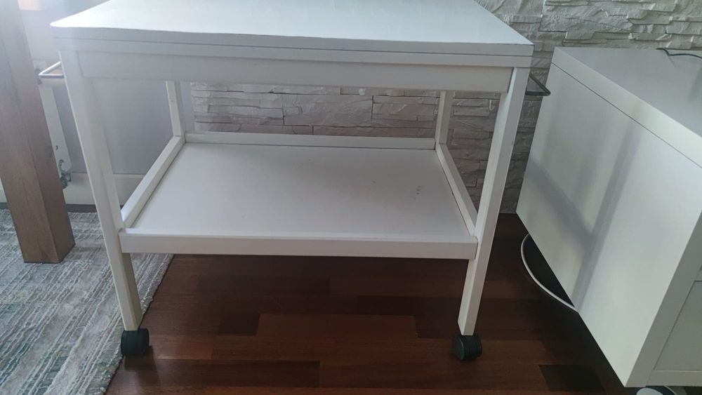 Stolik na kółkach IKEA RÅSKOG – biały, dwa poziomy, stan używany