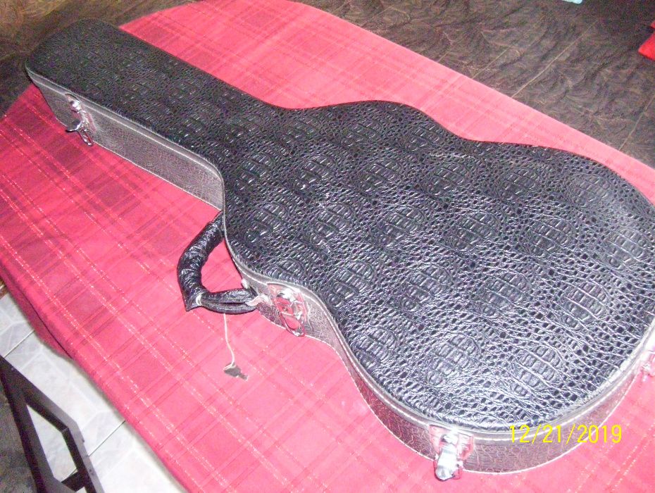 gitara - leworęczna z futerałem sztywnym