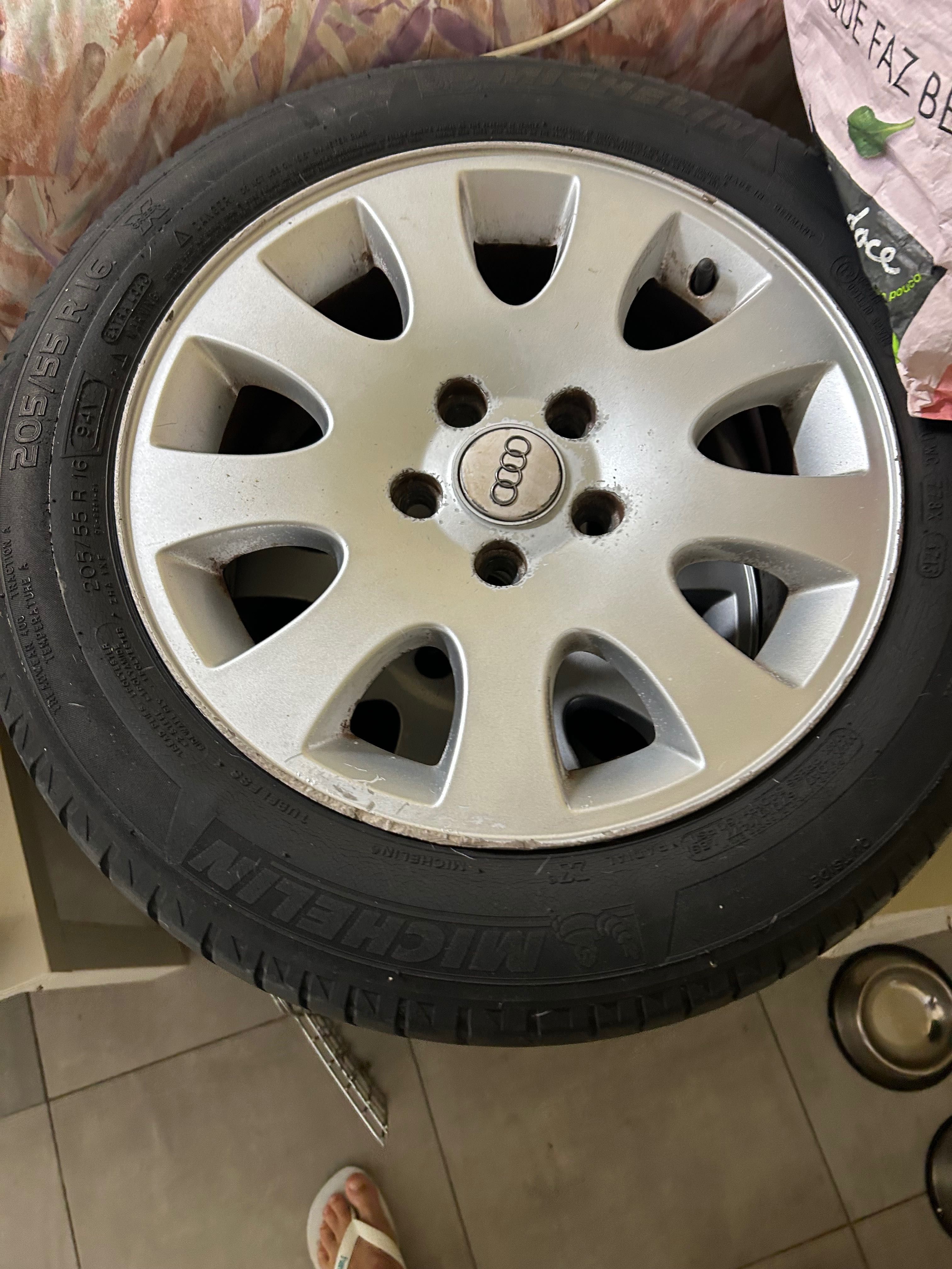 Jantes/pneus audi 16 polegadas