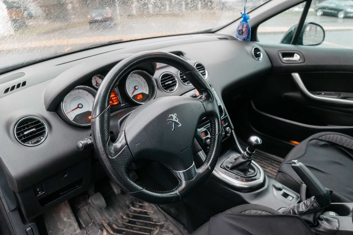 Peugeot 308 1.6 Hatchback 156 km Benzyna