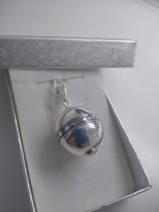 Srebrny wisiorek duża kula z wzorkiem srebro 925    195