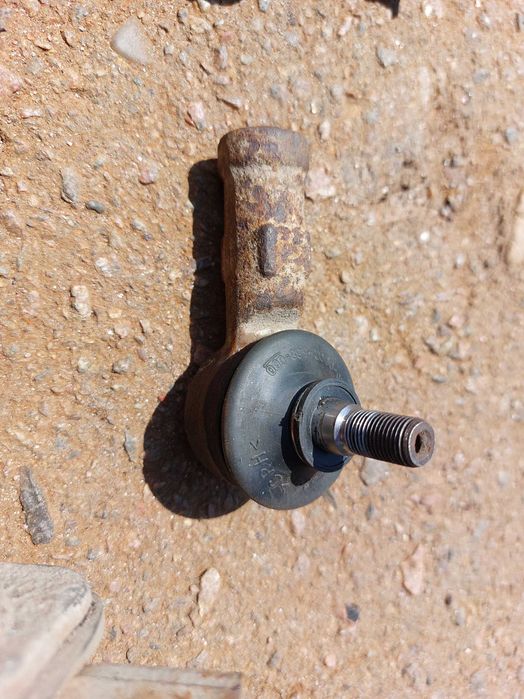 Рейка  Форд ескорт МК4 до 90р рульова рейка  та наконечникі