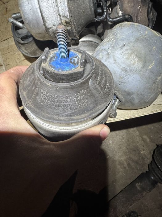 Подушка мотора кпп Passat B5 audi a4,a6 опора пассат б5 ауді 1.9 тді