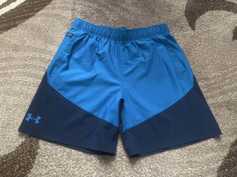 Чоловічі спортивні шорти розмір л under armour!