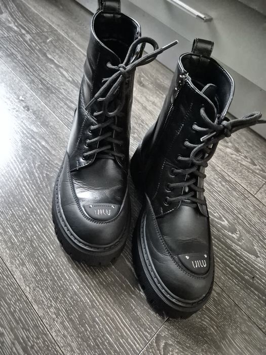 Жіночі шкіряні сапоги демісезонні