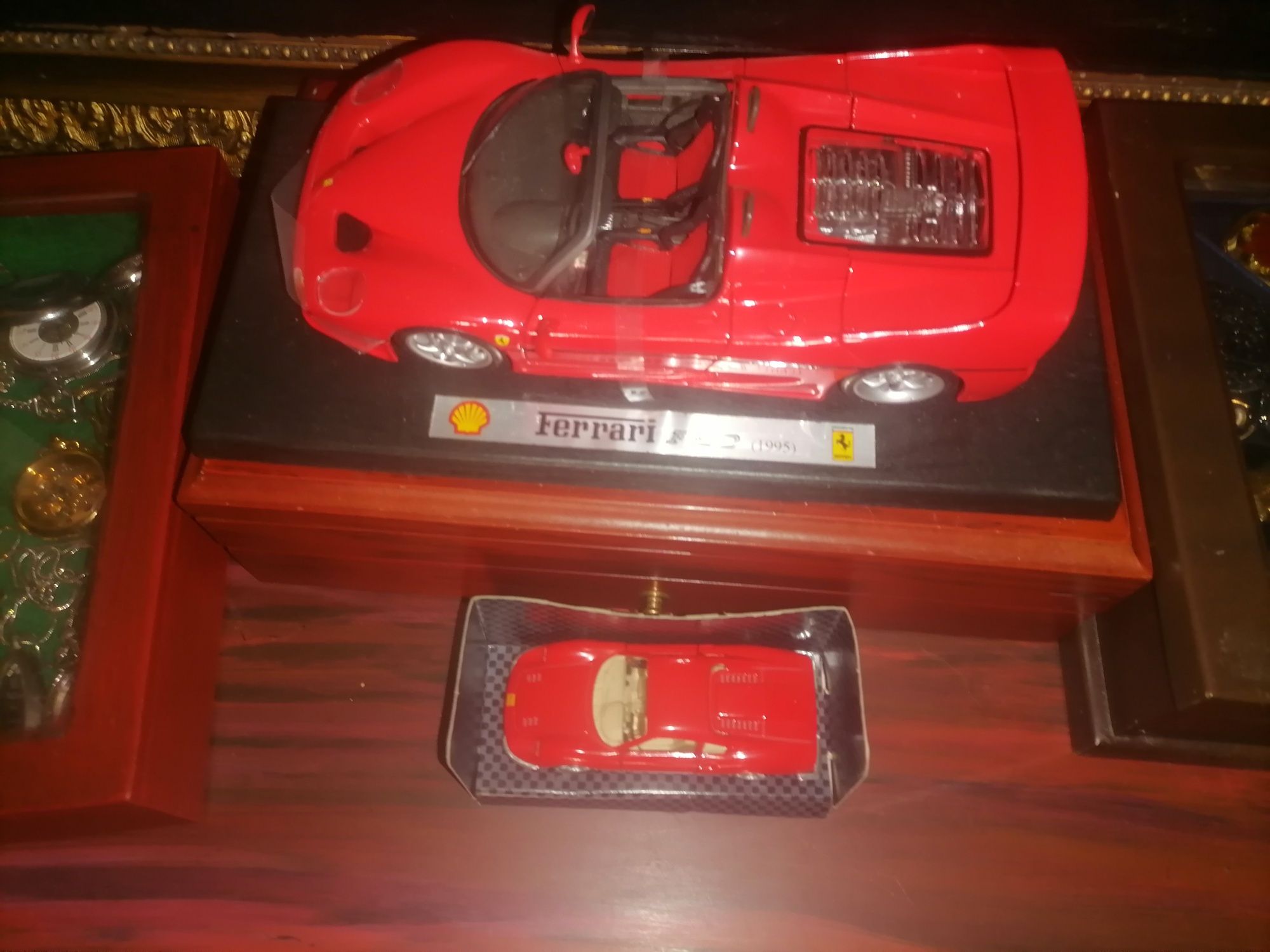 Lote 2  Ferrari por 20 €