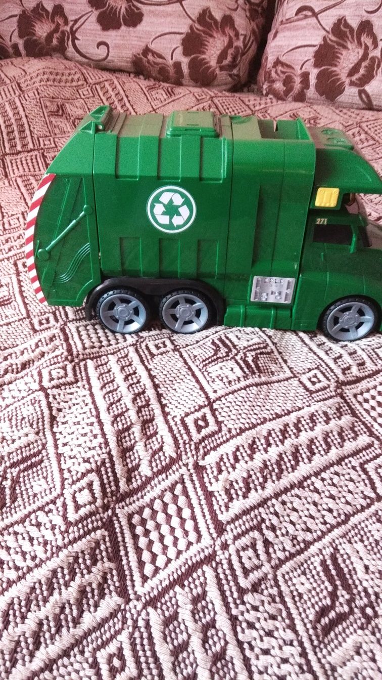 Продається мусороз зелений