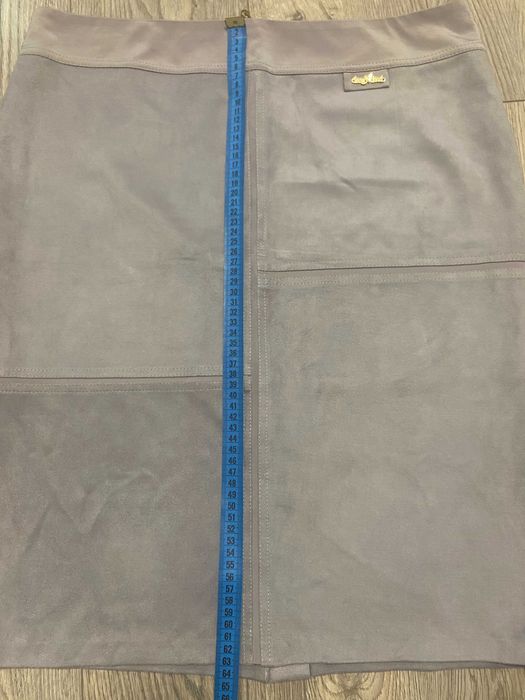 Елегантна жіноча спідниця