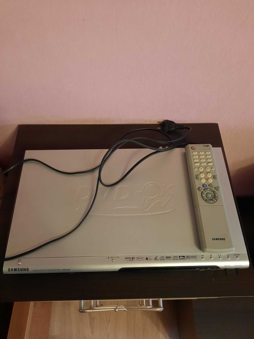 DVD-програвач Samsung DVD-K100 + караоке комплект. НЕДОРОГО!