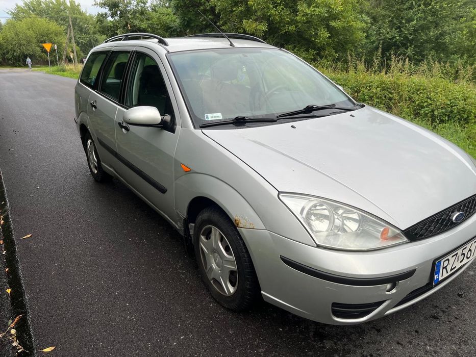 Sprzedam caly samochód Ford focus, na części