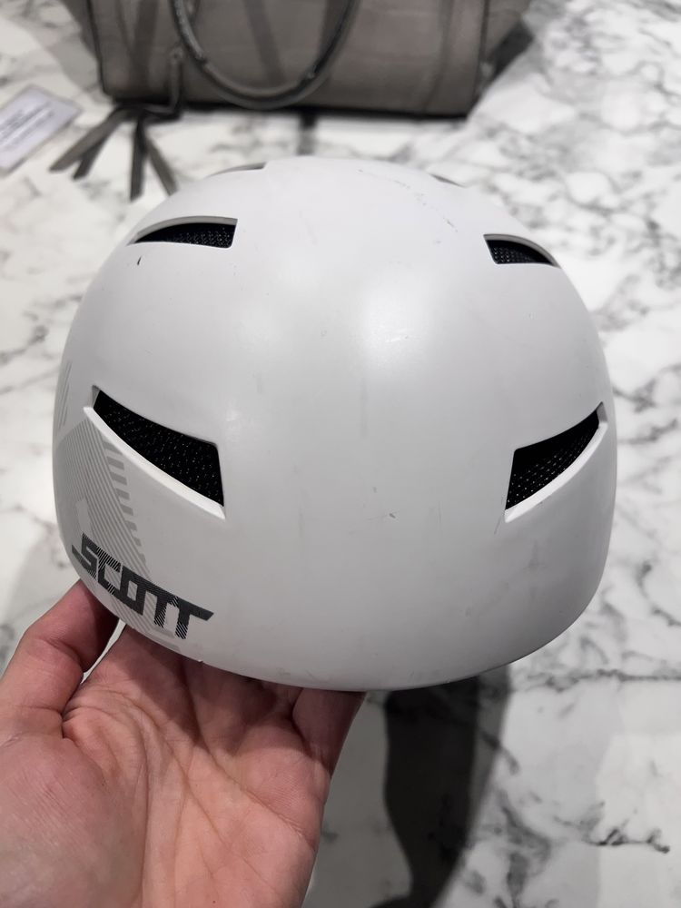 Kask marki Scott