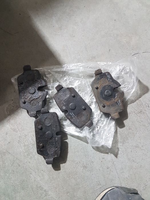 Klocki hamulcowe BOSH BMW E90 318d E87 M47