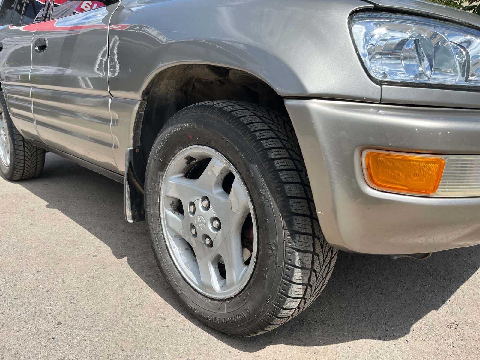 Продам Toyota RAV4 2000р. #43650