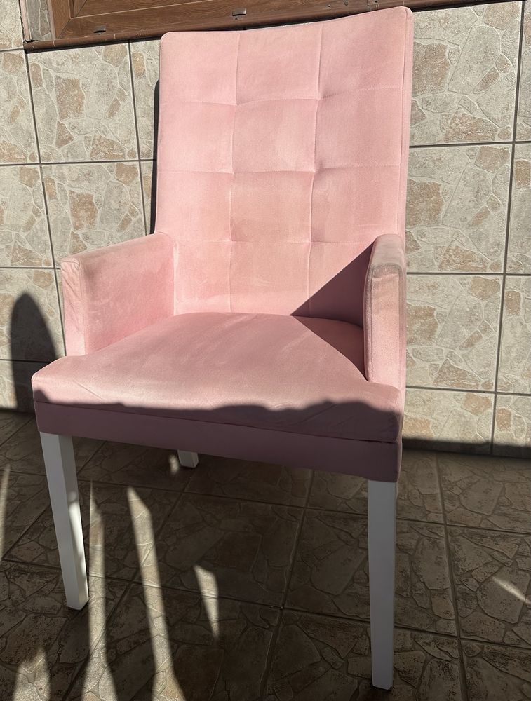 Różowy fotel/krzeslo