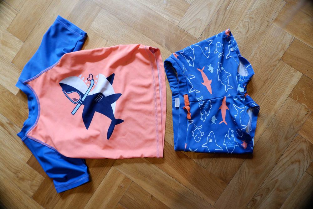 Zwstaw kąpielowy dla chłopca 92/98 koszulka uv + 2 x szorty kąpielowe.