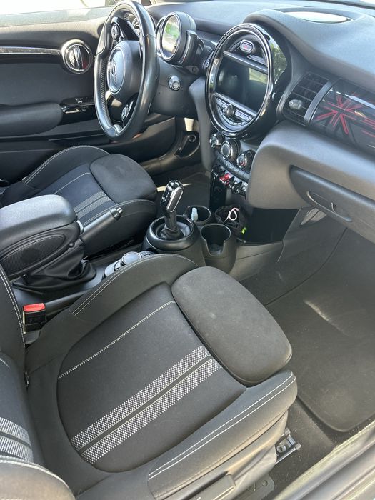 Mini Cooper D Auto com JCW