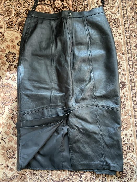 Spódnica midi i kurtka z czarnej  skóry