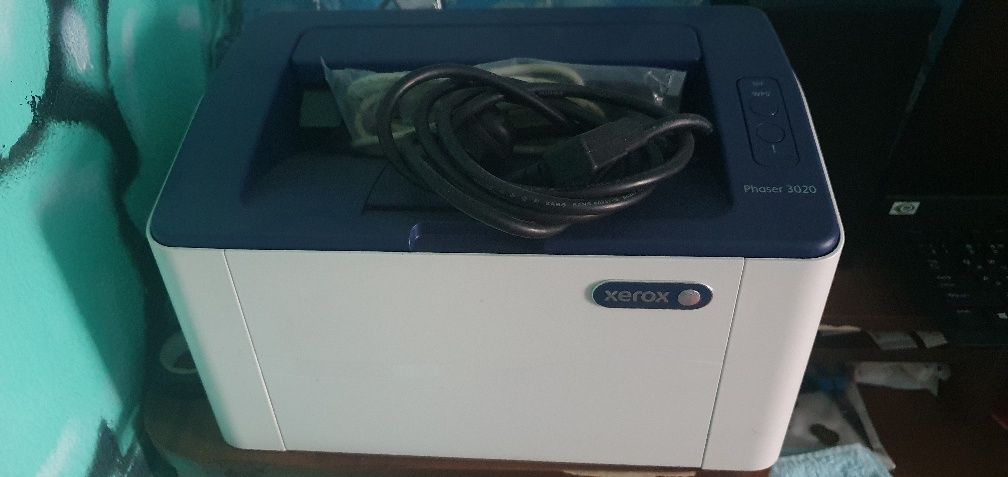 Продам принтер  xerox phaser 3020