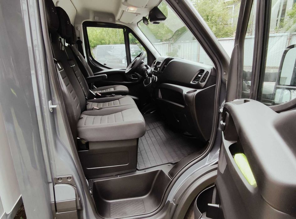 Wynajem busa Kontener 50C18/Winda/Dostawczy/8EP/paleciak Iveco Daily