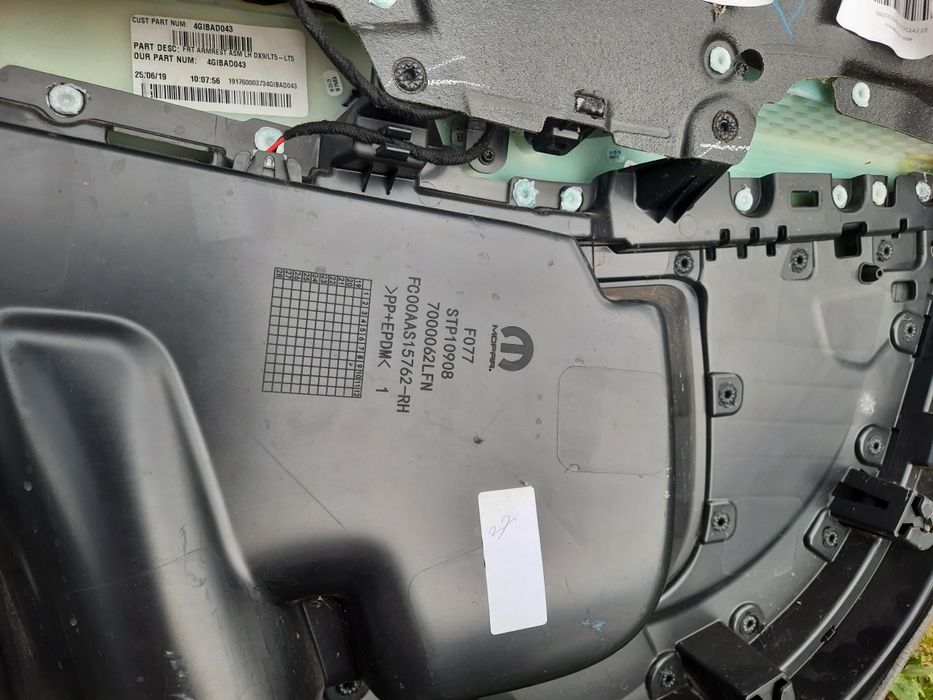 Передня ліва карта Jeep Compas 18-21 7000062LFN